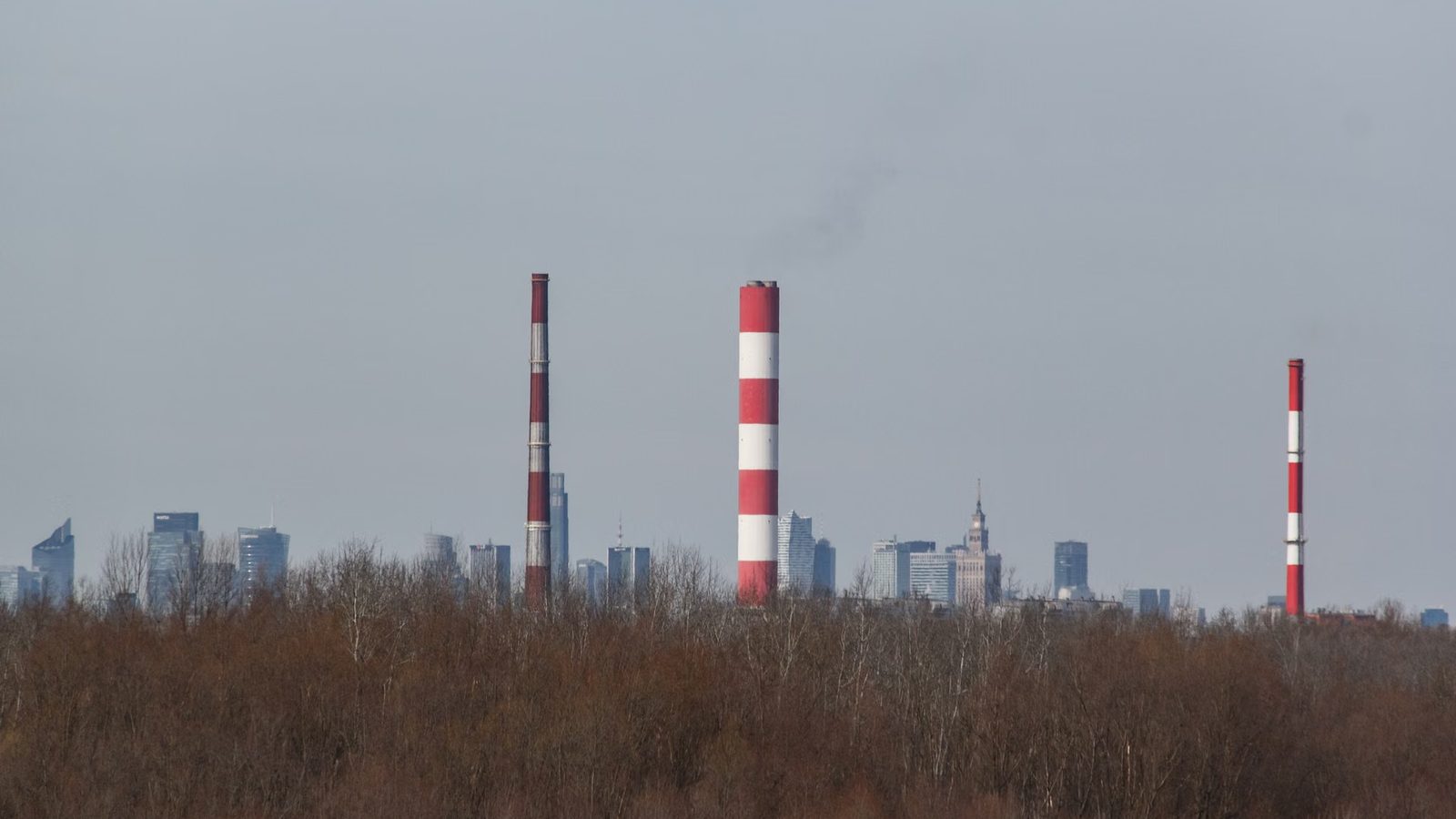 Panorama przemysłowego miasta w dzień