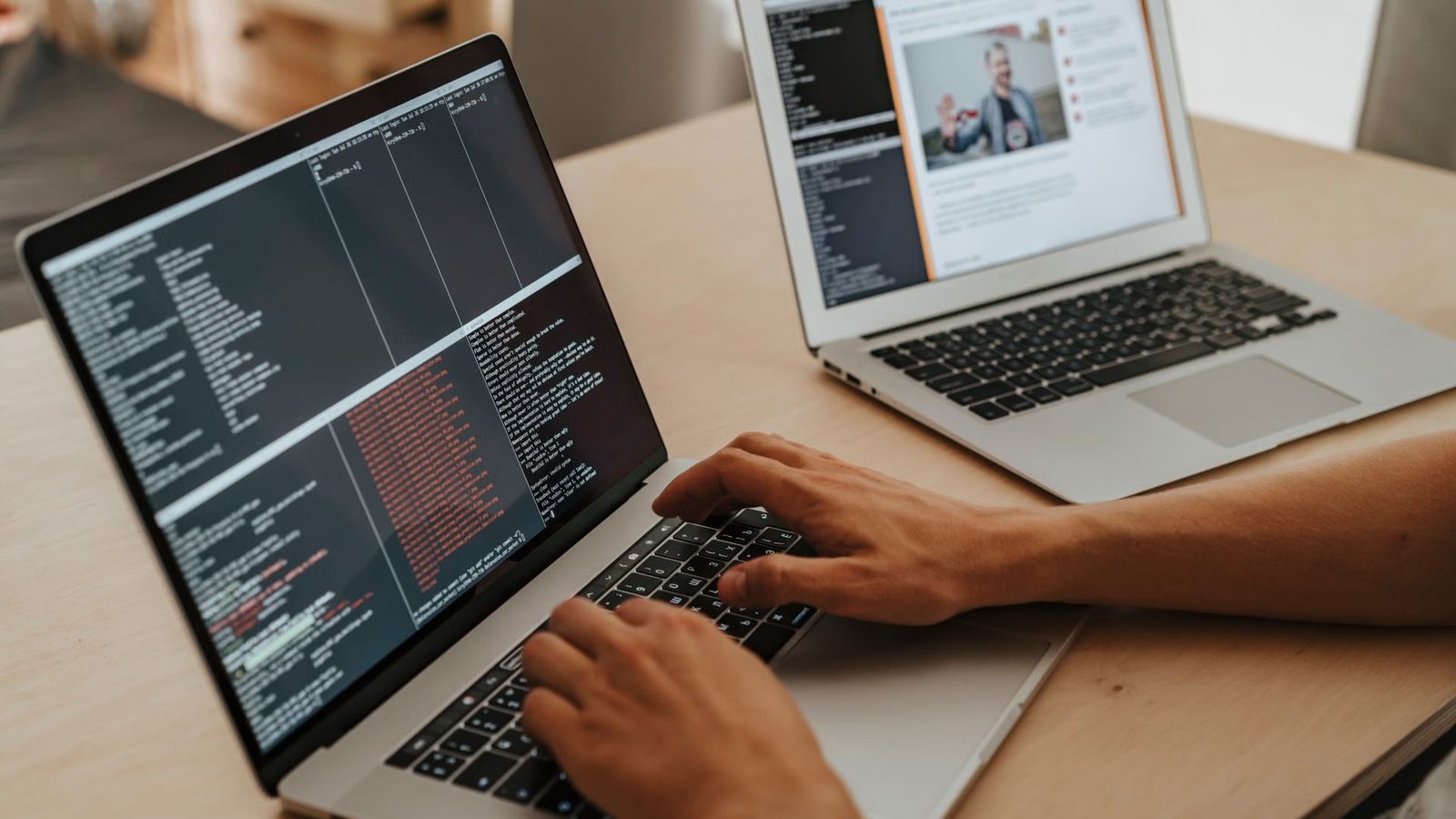 Gotowy program w abonamencie na laptopie