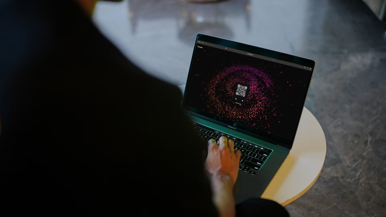 Przekazanie kodu aplikacji na laptopie