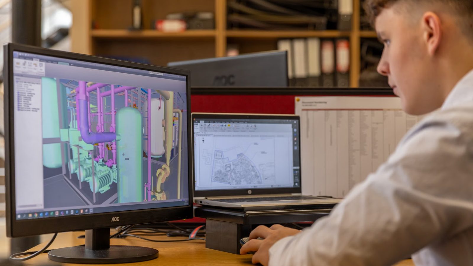 Monitor na stanowisku w firmie technicznej