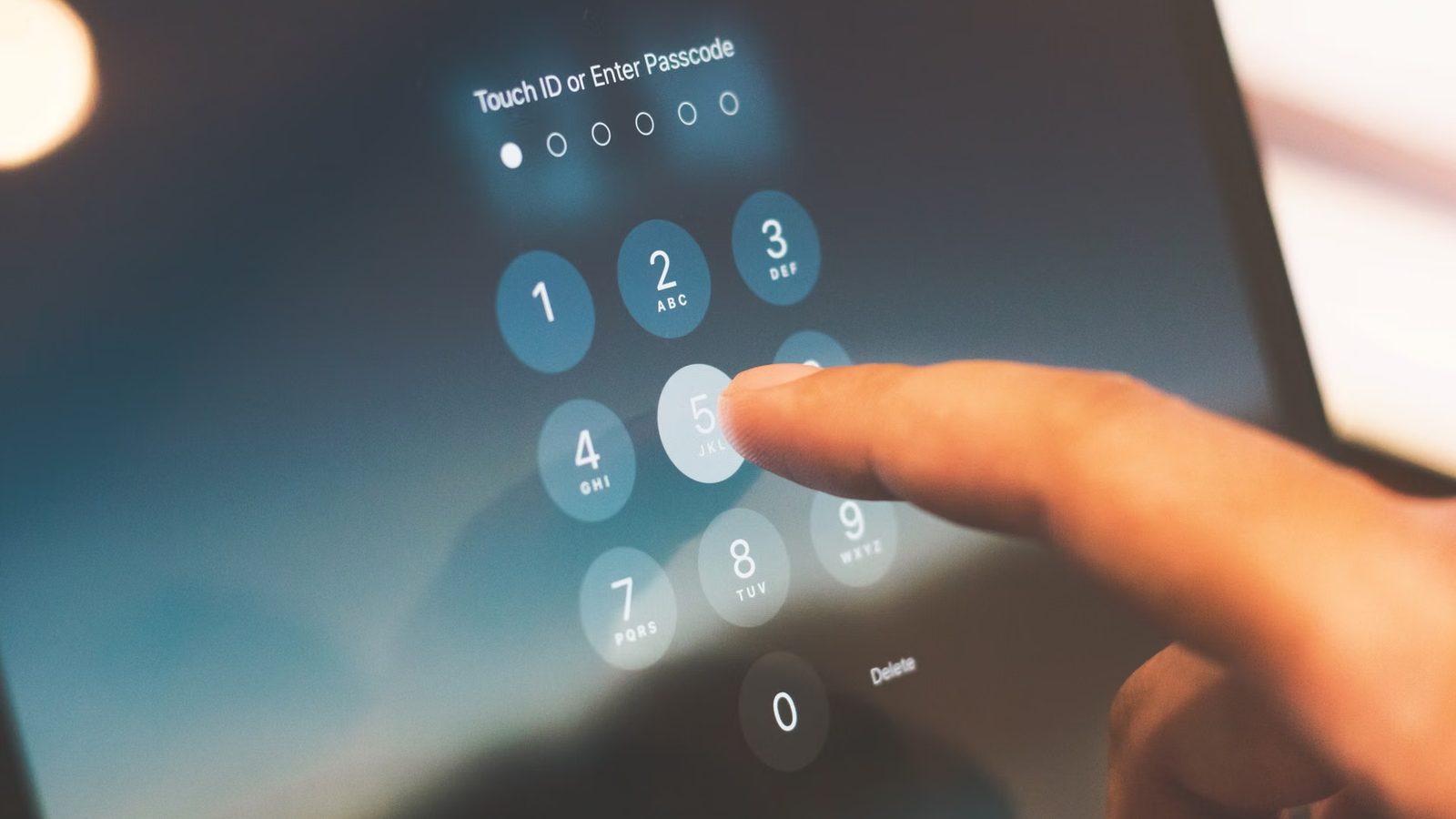 Uwierzytelnianie dwuetapowe na ekranie telefonu