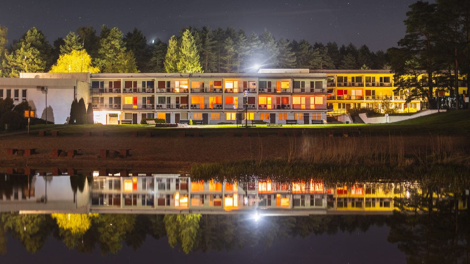 Hotel nad jeziorem